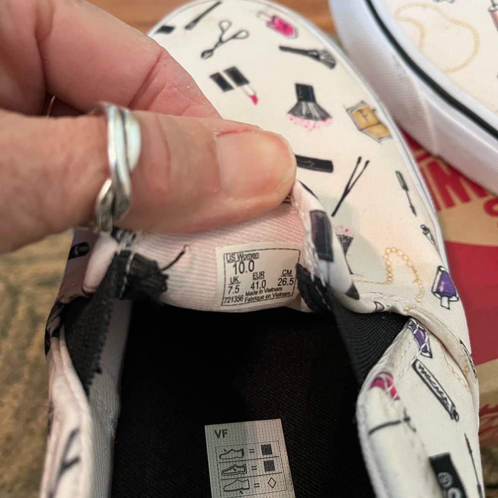 Vans Women's Cream and Pink Makeup Print Flats - Picture 4 of 6